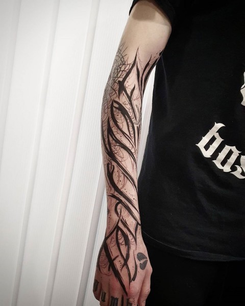 dark-lettering-tattoo